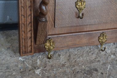 (n-7545) Mütsiriiuliga seinanagi