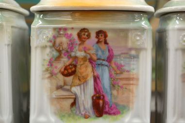 (n-7552) Victoria, 3 suurt toosi komplektis