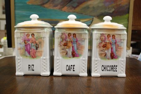 (n-7552) Victoria, 3 suurt toosi komplektis