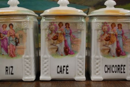 (n-7552) Victoria, 3 suurt toosi komplektis