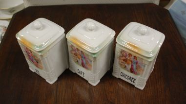 (n-7552) Victoria, 3 suurt toosi komplektis