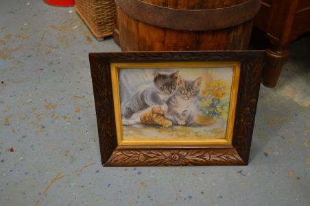 (n-7561/2) Kassiga trükipilt ilusas puitraamis