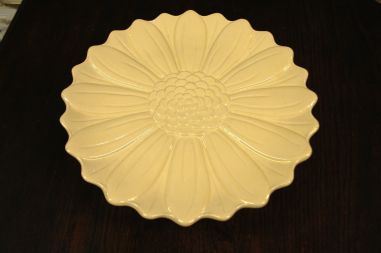 (n-7569) Lilleõiekujuline vaagen jalal