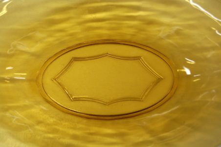 (n-7573) Kollane klaaskauss