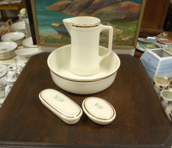 (n-7577) Nimy, suur kann, kauss ja toosid komplektis 2