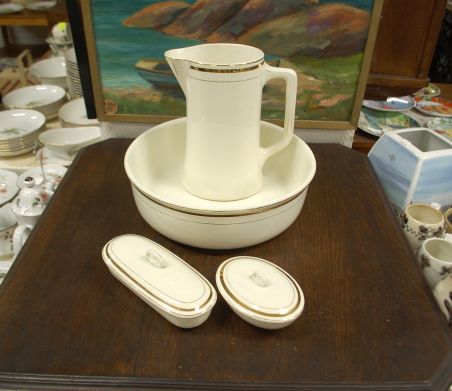 (n-7577) Nimy, suur kann, kauss ja toosid komplektis