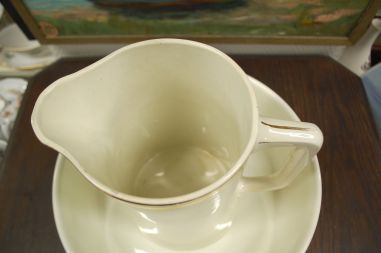 (n-7577) Nimy, suur kann, kauss ja toosid komplektis