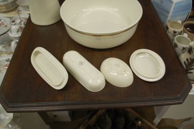 (n-7577) Nimy, suur kann, kauss ja toosid komplektis