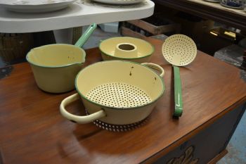 (n-7460) Metallist emailitud köögiriistad, 4 tk komplektis