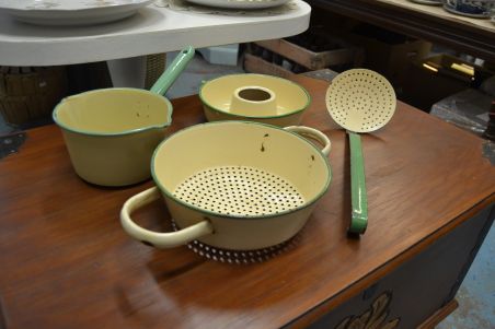 (n-7460) Metallist emailitud köögiriistad, 4 tk komplektis