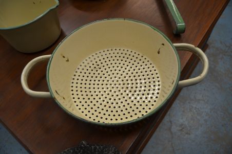 (n-7460) Metallist emailitud köögiriistad, 4 tk komplektis