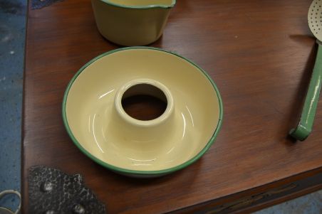 (n-7460) Metallist emailitud köögiriistad, 4 tk komplektis