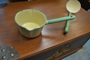 (n-7460) Metallist emailitud köögiriistad, 4 tk komplektis