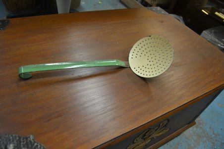 (n-7460) Metallist emailitud köögiriistad, 4 tk komplektis