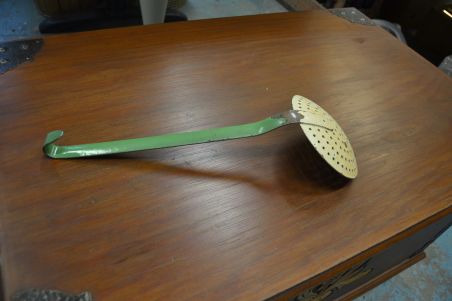 (n-7460) Metallist emailitud köögiriistad, 4 tk komplektis