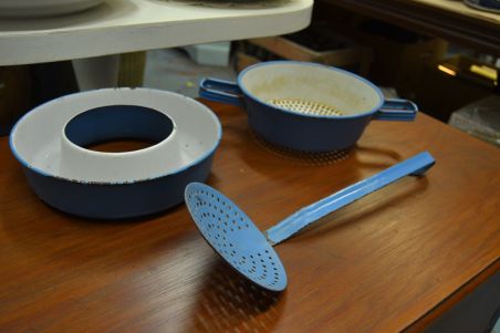 (n-7461) Metallist emailitud köögiriistad 3 tk komplektis (n-7461) Metallist emailitud köögiriistad 3 tk komplektis