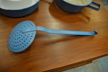 (n-7461) Metallist emailitud köögiriistad 3 tk komplektis