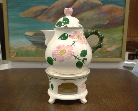 (n-7578/1) Villeroy & Boch Wild Rose kann ja kannusoojendaja komplektis