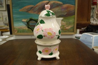 (n-7578/1) Villeroy & Boch Wild Rose kann ja kannusoojendaja komplektis