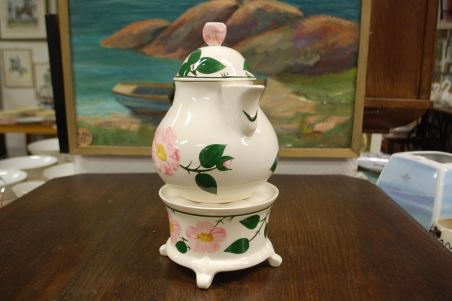 (n-7578/1) Villeroy & Boch Wild Rose kann ja kannusoojendaja komplektis