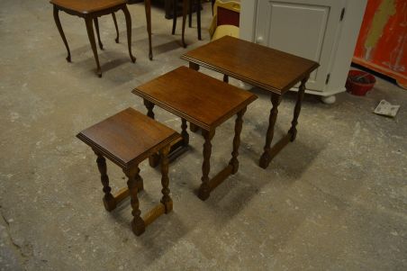 (n-7579) Kolm lauda komplektis