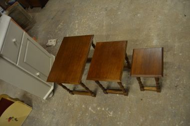 (n-7579) Kolm lauda komplektis