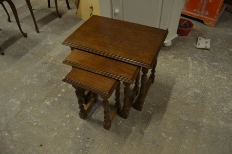 (n-7579) Kolm lauda komplektis