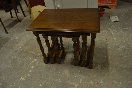 (n-7579) Kolm lauda komplektis