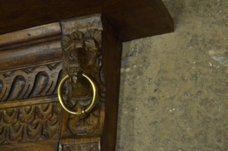 (n-7580) Mütsiriiuliga lõvipeadega riidenagi