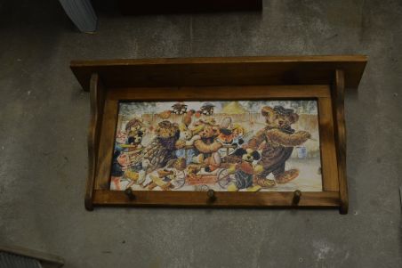 (n-7582) Lastepärane riiuliga seinanagi