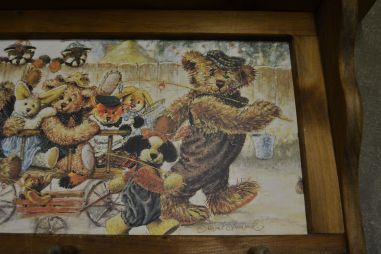 (n-7582) Lastepärane riiuliga seinanagi