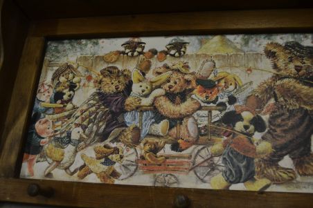 (n-7582) Lastepärane riiuliga seinanagi