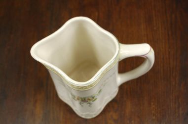 (n-7587) Boch Freres la Louviere, suurem kann