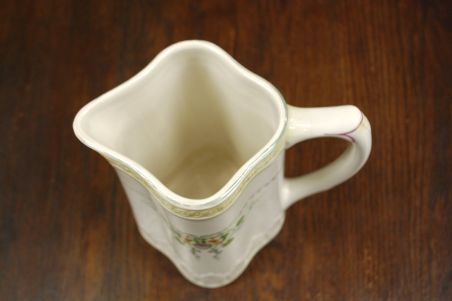 (n-7587) Boch Freres la Louviere, suurem kann