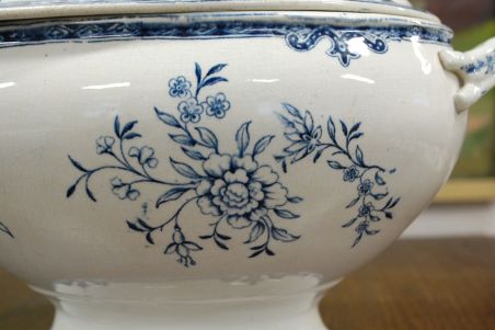 (n-7589) Faiencerie de Jemmapes, uhke suur tirin