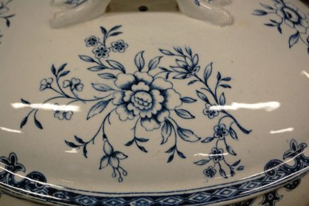 (n-7589) Faiencerie de Jemmapes, uhke suur tirin