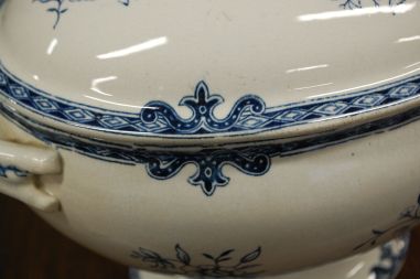 (n-7589) Faiencerie de Jemmapes, uhke suur tirin