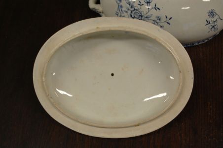 (n-7589) Faiencerie de Jemmapes, uhke suur tirin