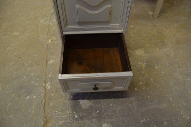 (n-7591) Valge kummut