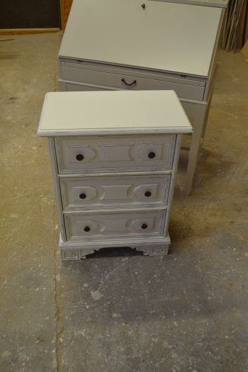 (n-7592) Valge kummut, 3 sahtlit 2