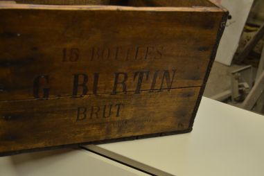 (n-7594) Vana kast G.BRUTIN CHAMPAGNE