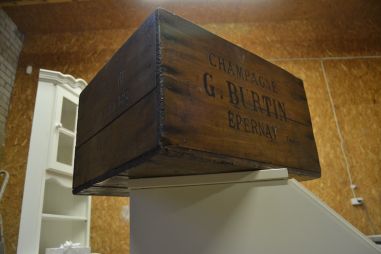 (n-7594) Vana kast G.BRUTIN CHAMPAGNE