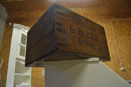 (n-7594) Vana kast G.BRUTIN CHAMPAGNE