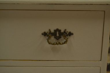 (L-755) Kolme sahtliga kummut