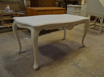 (L-756) Suurem valge diivanilaud