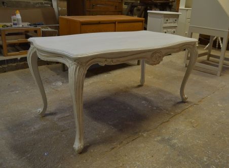 (L-756) Suurem valge diivanilaud