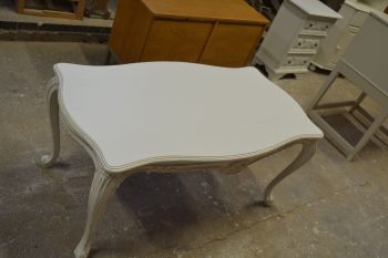 (L-756) Suurem valge diivanilaud 2