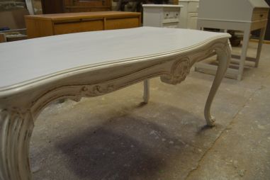 (L-756) Suurem valge diivanilaud