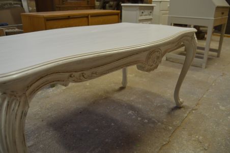 (L-756) Suurem valge diivanilaud