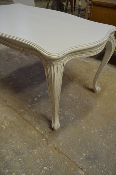 (L-756) Suurem valge diivanilaud